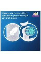 Oral-B D100 Vitality Lightyear Özel Seri Çocuklar Için Ekstra Yumuşak Şarj Edilebilir Diş Fırçası +